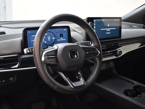 Used 2025 Honda Prologue EX image 12