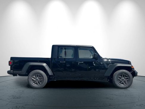 New 2026 Jeep Gladiator Sport AWD/4WD image 3