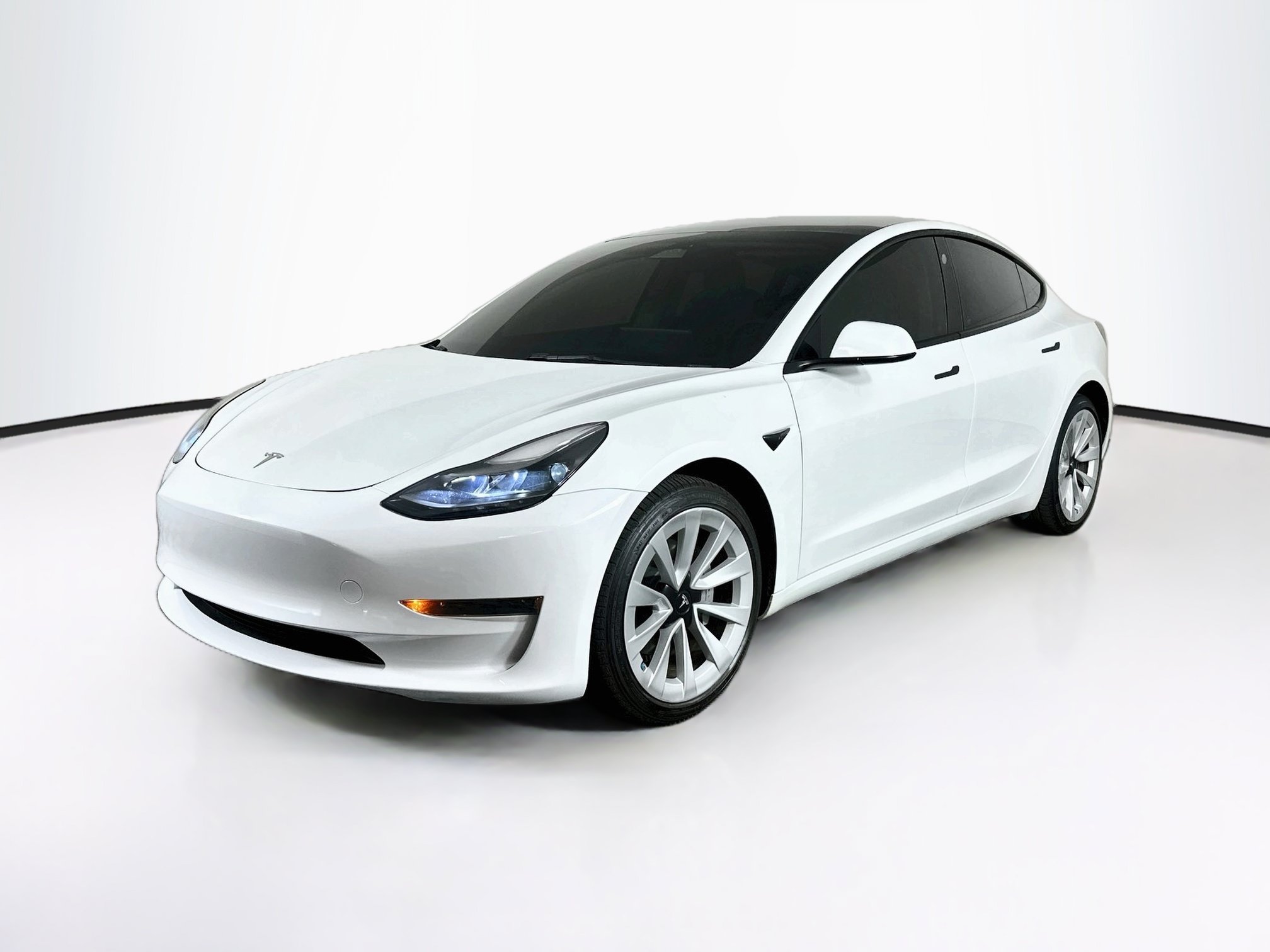 Used 2023 Tesla Model 3 Standard Range RWD image 3