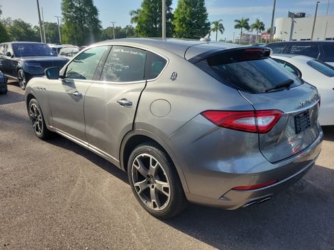 Used 2019 Maserati Levante AWD/4WD image 4