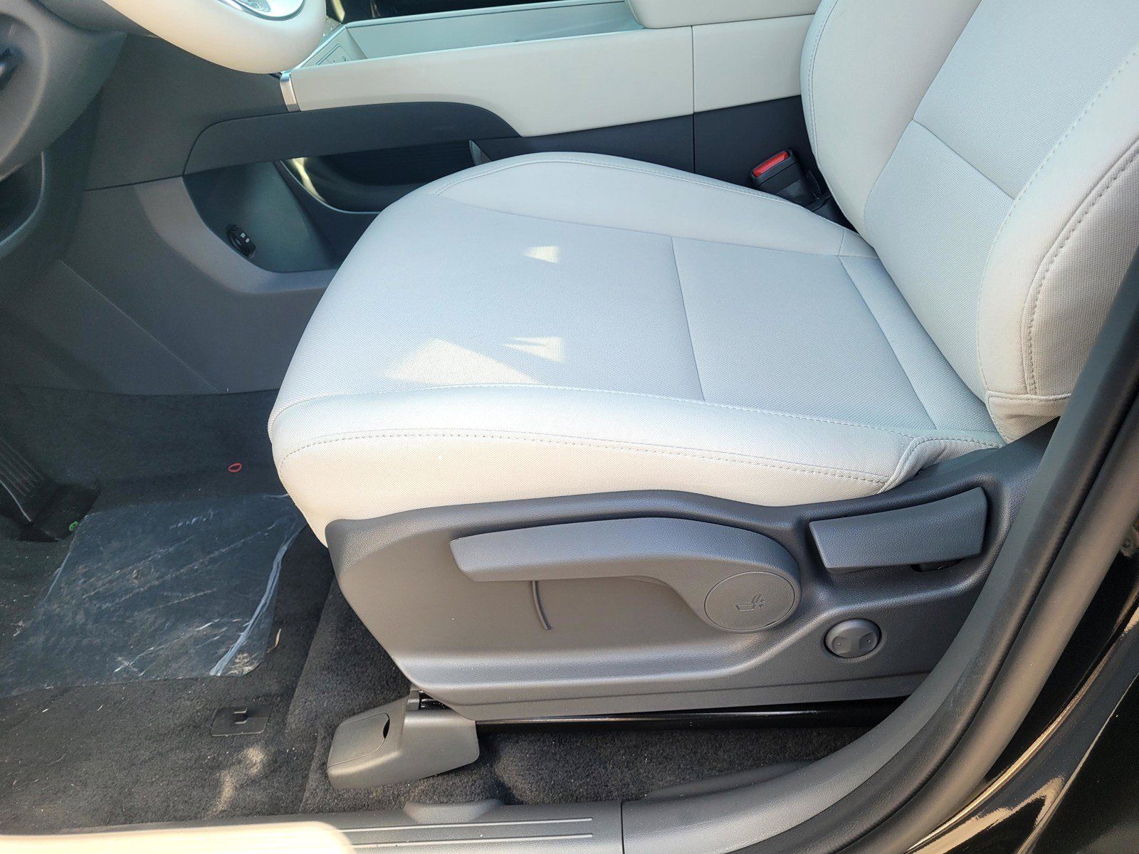 New 2026 Hyundai Santa Fe SE FWD image 15