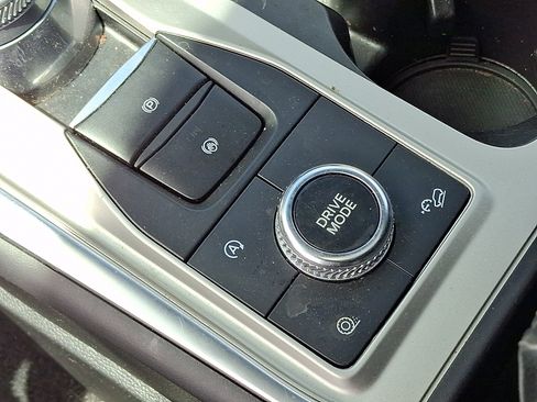 Used 2023 Ford Explorer XLT w/ Equipment Group 202A AWD/4WD image 26