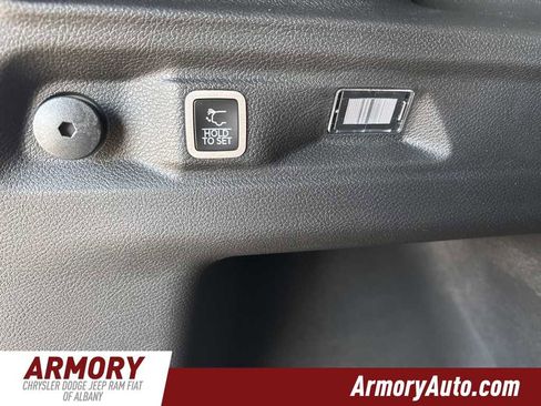 New 2025 Jeep Grand Cherokee L Altitude image 31