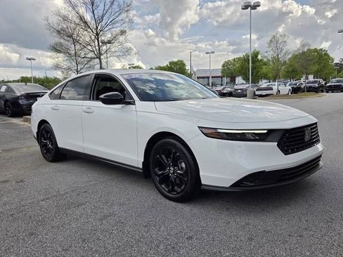 Used 2025 Honda Accord SE image 7