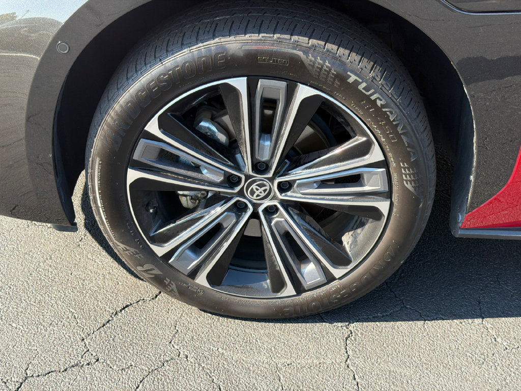 Used 2024 Toyota bZ4X FWD image 13