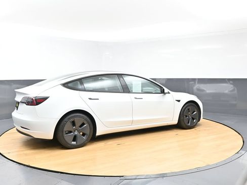 Used 2023 Tesla Model 3 Standard Range RWD image 2