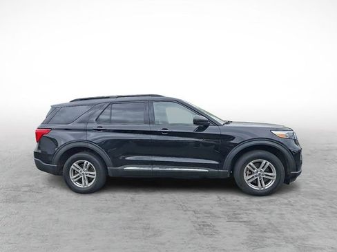Certified 2022 Ford Explorer XLT w/ Equipment Group 202A image 7
