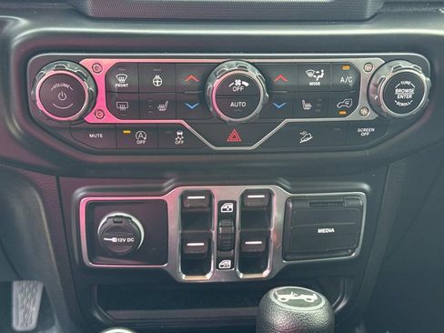 Used 2020 Jeep Wrangler Unlimited Sport S image 23