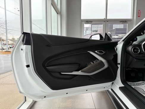 Used 2018 Chevrolet Camaro SS image 32