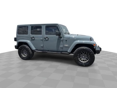 Used 2015 Jeep Wrangler Unlimited Sahara AWD/4WD image 2