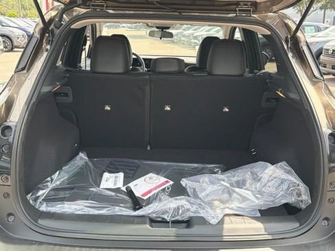 New 2026 Nissan Kicks SR FWD image 5