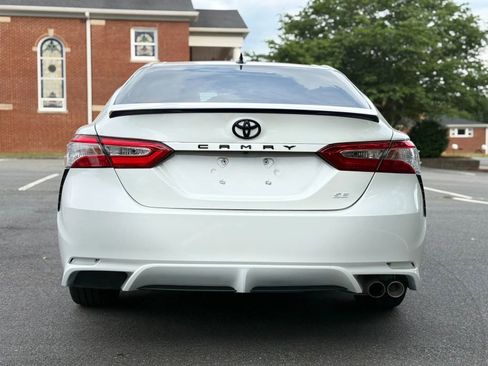 Used 2019 Toyota Camry SE FWD image 5