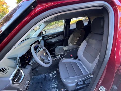 Used 2025 Chevrolet TrailBlazer LT image 23