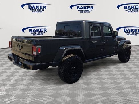 Used 2022 Jeep Gladiator Willys image 7