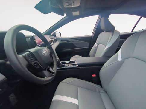 Used 2026 Toyota Camry SE w/ Multimedia Upgrade Package FWD image 9