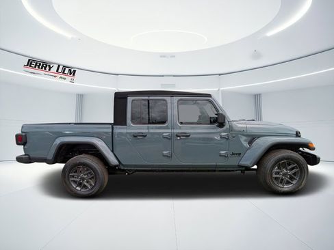 New 2025 Jeep Gladiator Sport image 2