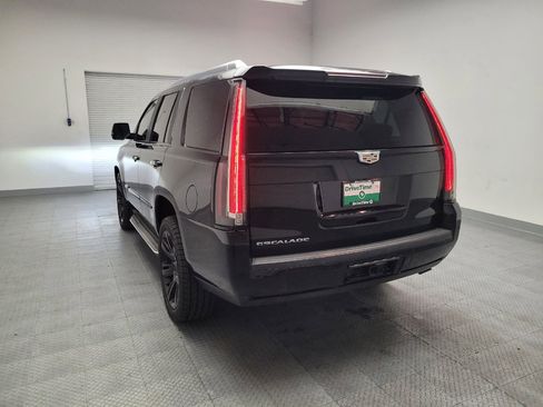 Used 2016 Cadillac Escalade Luxury AWD/4WD image 6