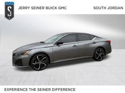Used 2023 Nissan Altima 2.5 SR