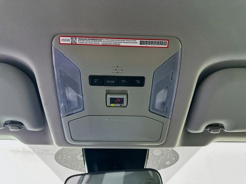 Used 2025 Toyota RAV4 LE AWD/4WD image 18
