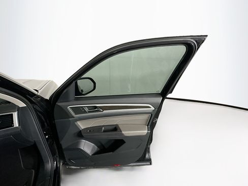 Used 2023 Volkswagen Atlas SE FWD image 34