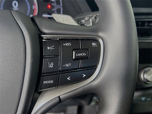 Used 2025 Lexus ES 350 w/ Premium Package image 17