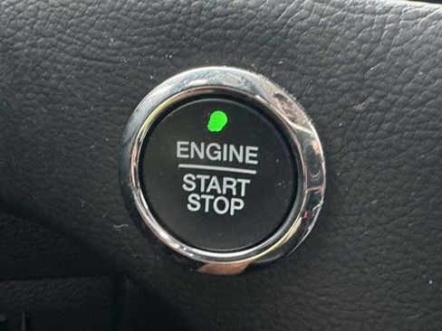 Used 2018 Ford Edge SEL w/ Equipment Group 201A FWD image 20