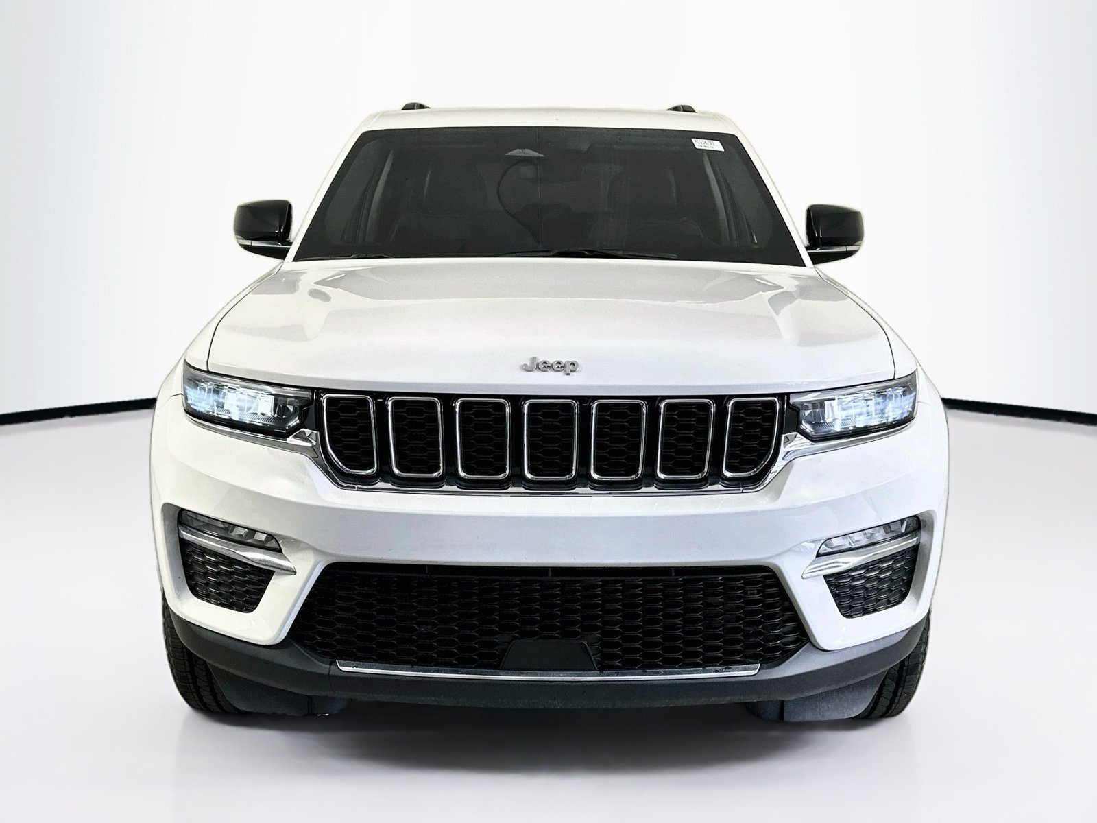 Used 2023 Jeep Grand Cherokee Limited RWD image 2