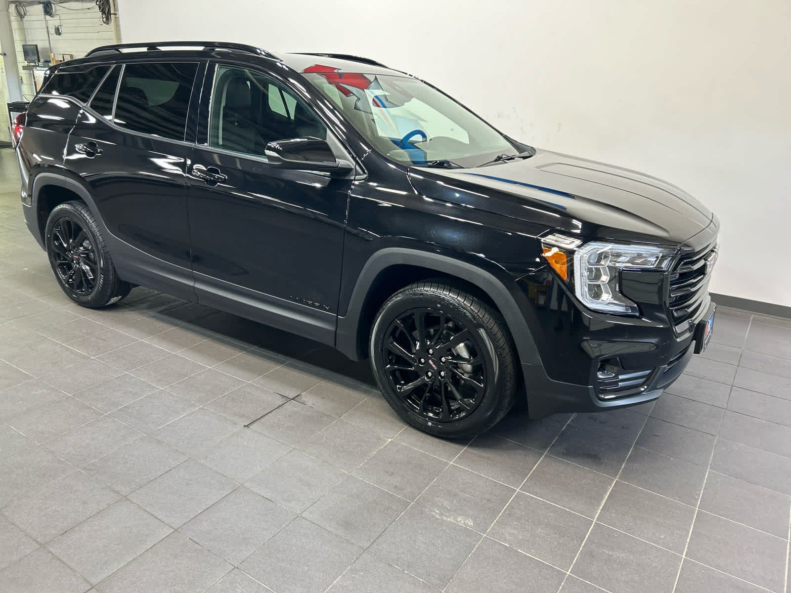 Used 2024 GMC Terrain SLT w/ Elevation Edition AWD/4WD image 2