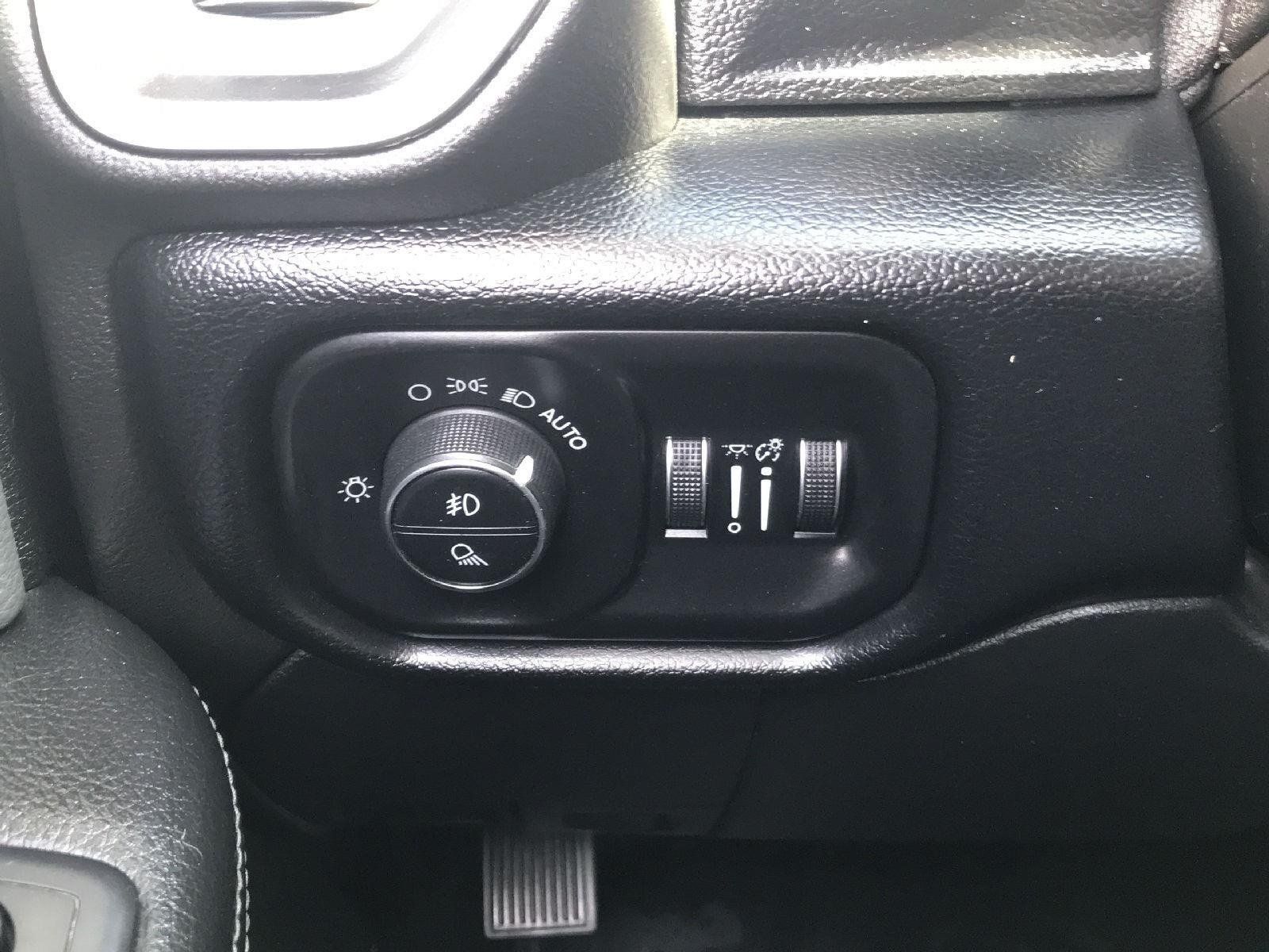 Used 2020 RAM 2500 Big Horn w/ Level 2 Equipment Group AWD/4WD image 19