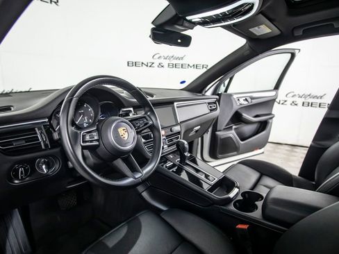 Used 2023 Porsche Macan AWD/4WD image 23
