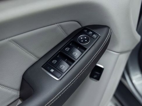 Used 2015 Mercedes-Benz GL 450 4MATIC image 12