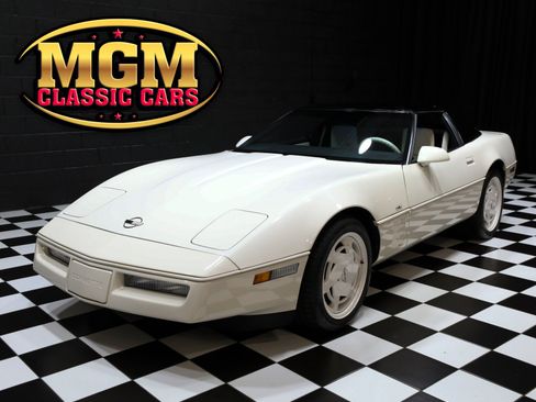 Used 1988 Chevrolet Corvette Coupe image 1