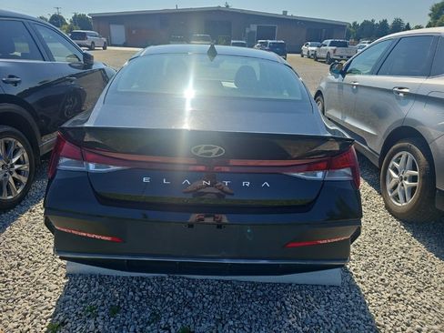 Used 2025 Hyundai Elantra Sport w/ Cargo Package FWD image 10