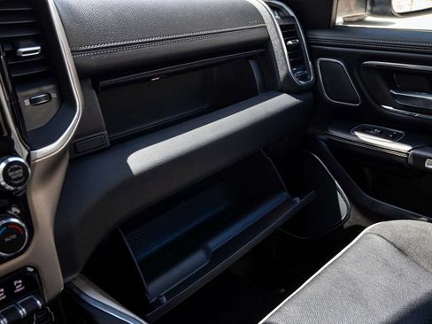 Used 2022 RAM 1500 Laramie AWD/4WD image 19