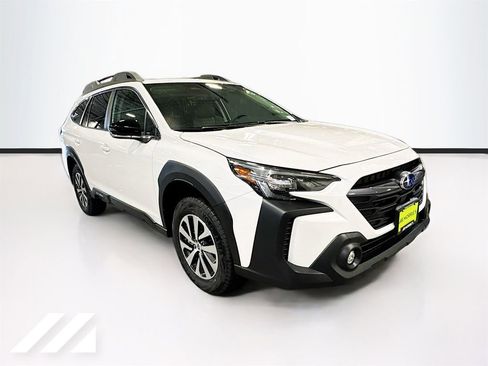Used 2025 Subaru Outback Premium image 3