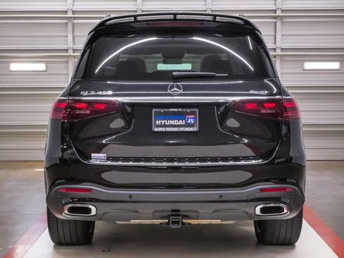 Used 2024 Mercedes-Benz GLS 450 4MATIC image 7