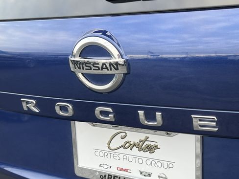 Used 2021 Nissan Rogue SV image 8