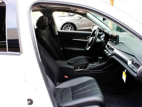 Used 2025 Acura Integra image 13