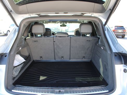 Used 2019 Porsche Cayenne image 54