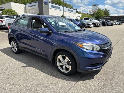 Used 2016 Honda HR-V LX image 7