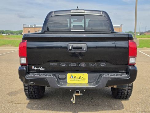 Used 2022 Toyota Tacoma SR w/ SR Convenience Package RWD image 4