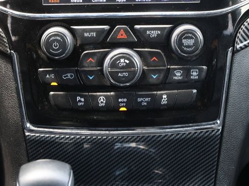 Used 2019 Jeep Grand Cherokee Limited AWD/4WD image 21