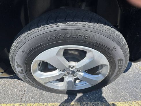 Used 2019 Jeep Compass Latitude w/ Cold Weather Group AWD/4WD image 38