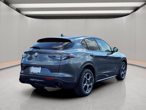 New 2025 Alfa Romeo Stelvio Sprint image 6
