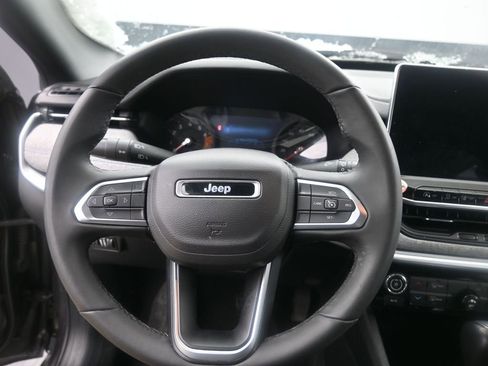 Used 2024 Jeep Compass Latitude image 26