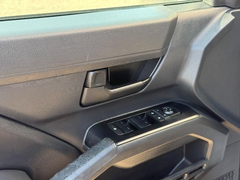 Used 2026 Toyota Tacoma SR5 AWD/4WD image 18