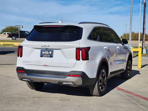 New 2026 Kia Sorento S w/ S Panoramic Sunroof Package image 4