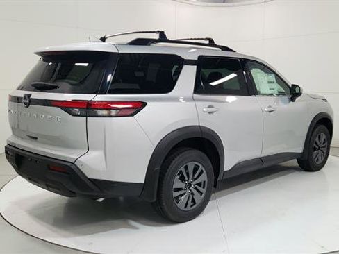 New 2025 Nissan Pathfinder SV image 8
