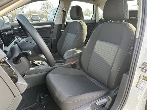 Certified 2025 Volkswagen Jetta S image 13