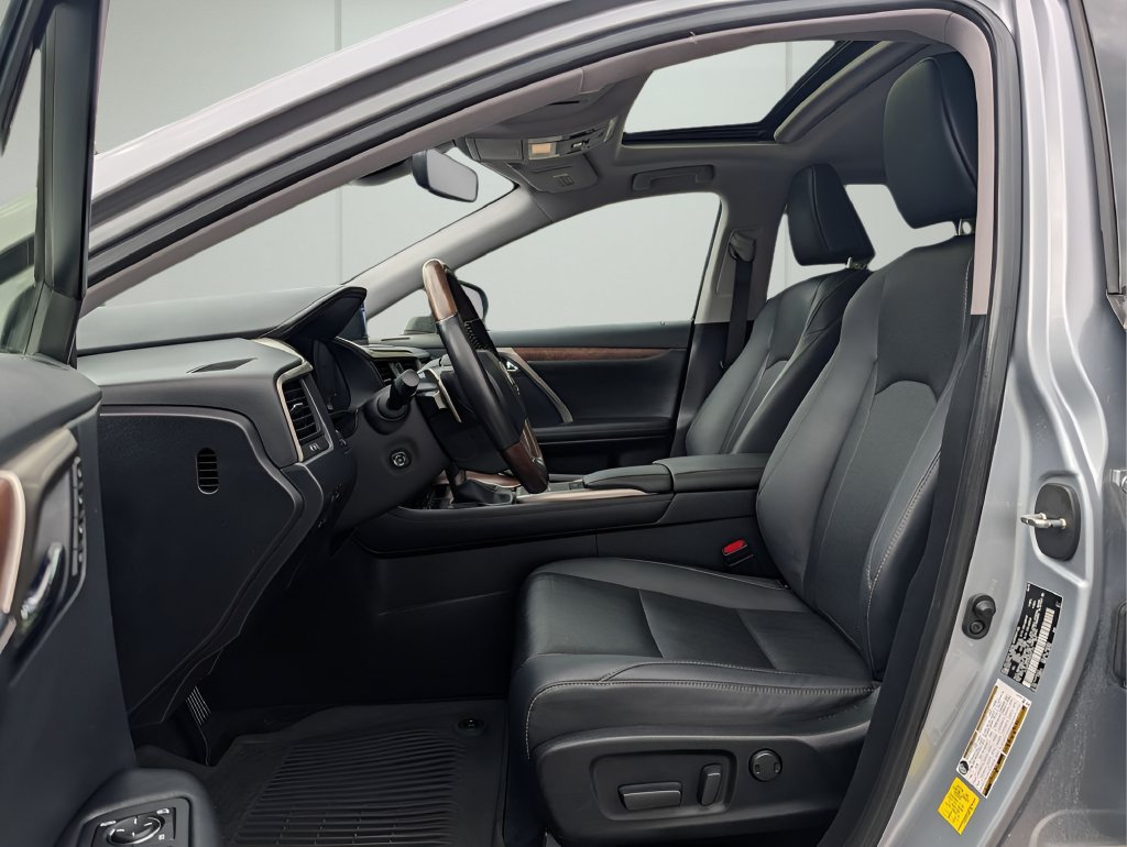 Used 2022 Lexus RX 350L Premium w/ Premium Package AWD/4WD image 10